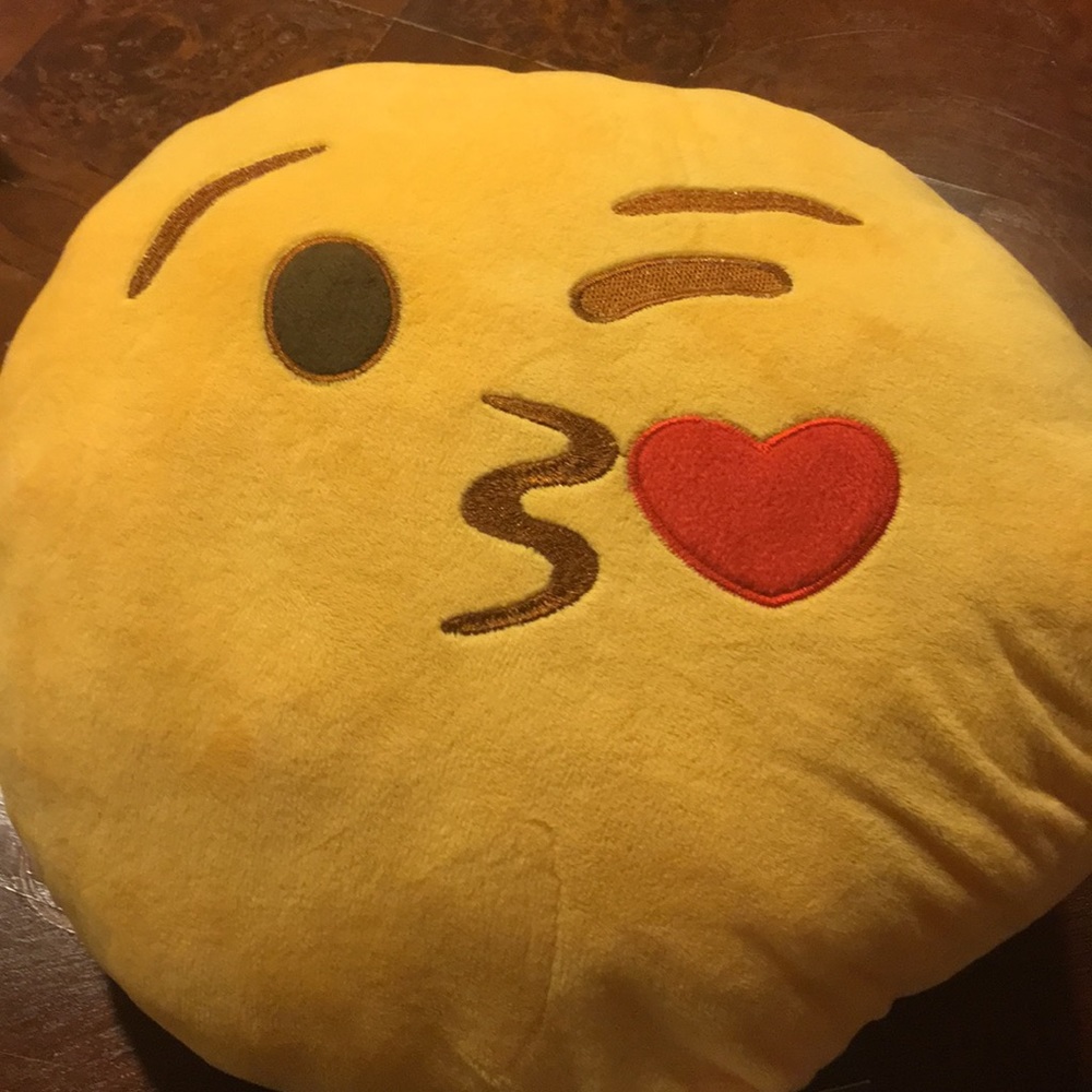 16” kiss face emoji pillow